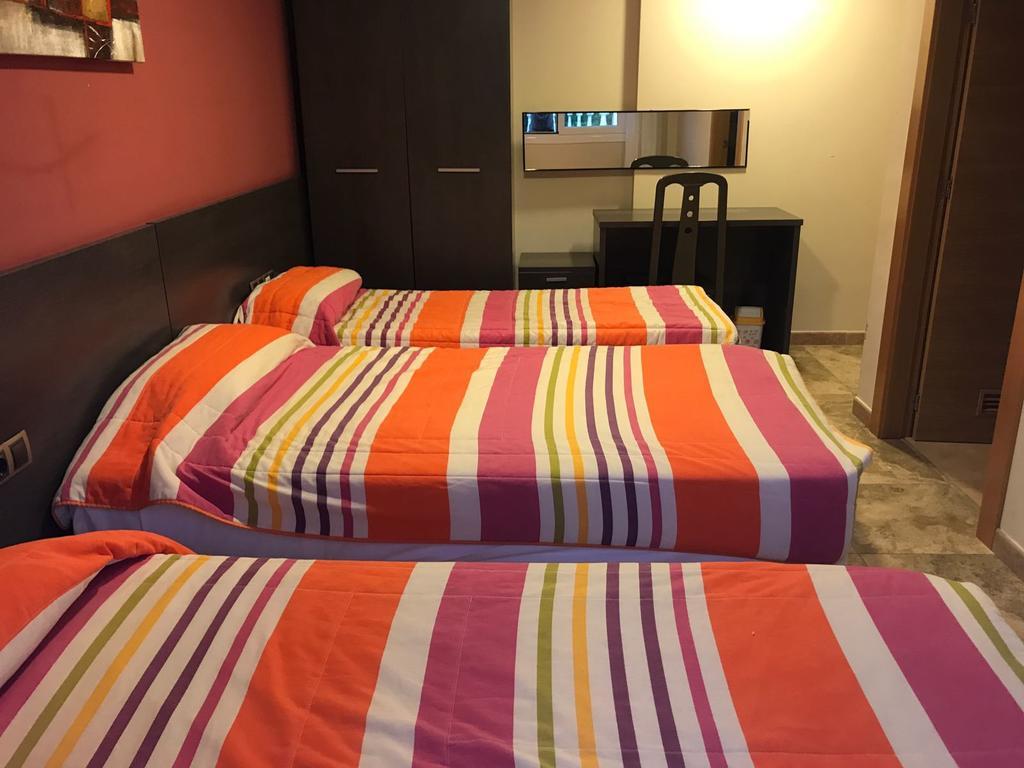 Hostal Zubi XXI Puente la Reina المظهر الخارجي الصورة